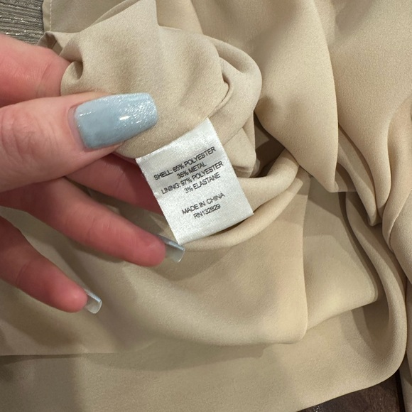 ✨ Lovers + Friends Elyse Wrap Dress in Gold Shimmer - Size L - Picture 7 of 11